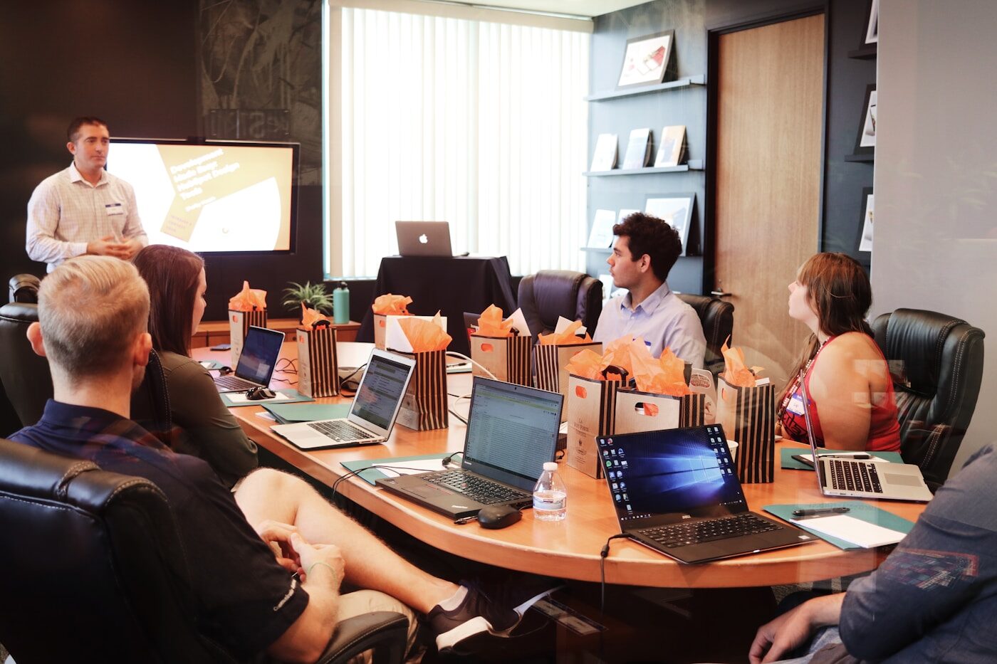 Biểu đồ business intelligence và visualization dữ liệu